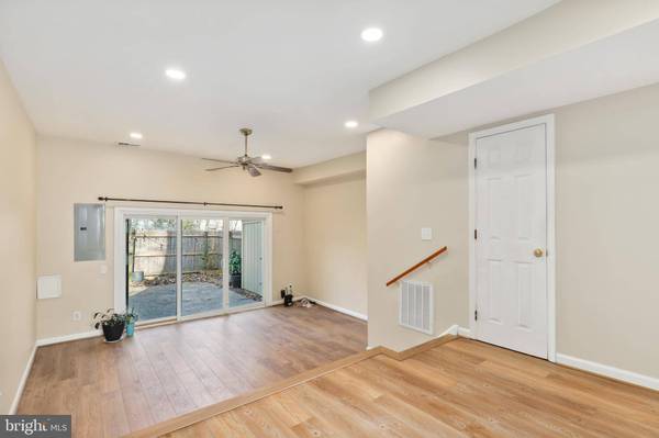 8213 TORY RD #146, Springfield, VA 22152