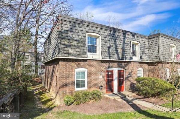 8213 TORY RD #146, Springfield, VA 22152