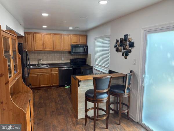 2594 MERRYWOOD CT #4, Woodbridge, VA 22192