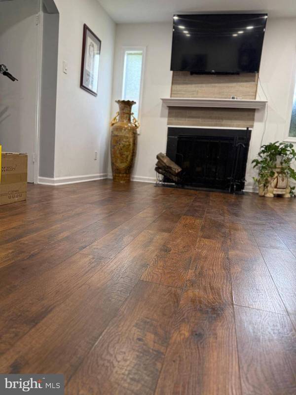 2594 MERRYWOOD CT #4, Woodbridge, VA 22192