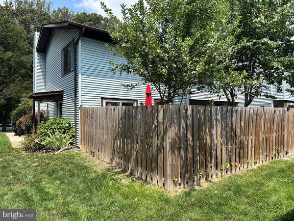 2594 MERRYWOOD CT #4, Woodbridge, VA 22192