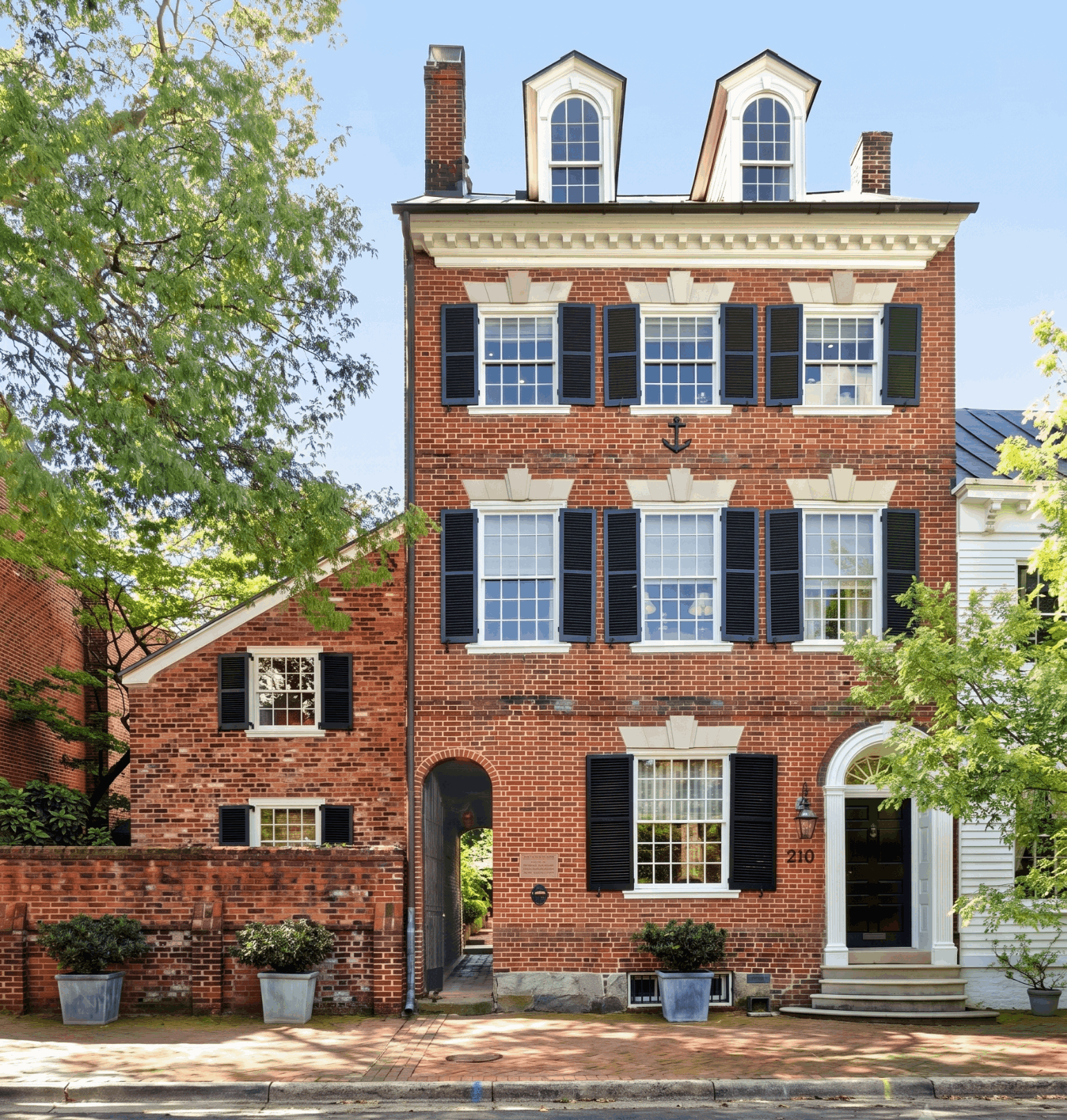 Old Town Alexandria historic homes near King Street