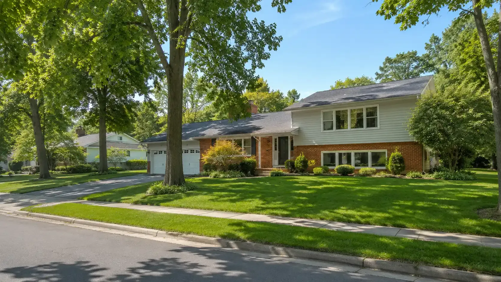 Homes in the Greenbriar community off Route 50 in Chantilly, established single-family homes near Greenbriar Park, Fairfax County VA