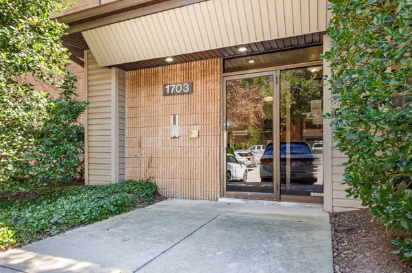 Affordable Mount Washington Condo at 1703 Mount Washington Ct #C, Baltimore