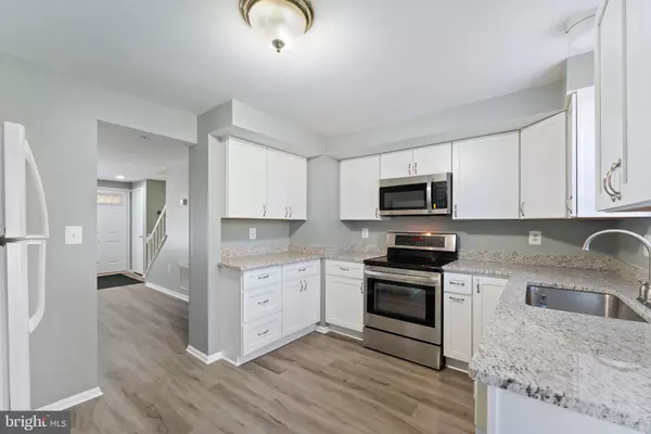 34 PALMER CT, Sterling, VA 20165