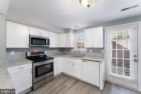 34 PALMER CT, Sterling, VA 20165