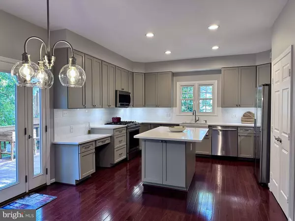 5811 SUMMERLAKE WAY, Centreville, VA 20120