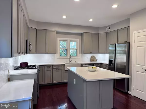 5811 SUMMERLAKE WAY, Centreville, VA 20120