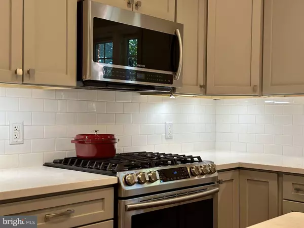 5811 SUMMERLAKE WAY, Centreville, VA 20120