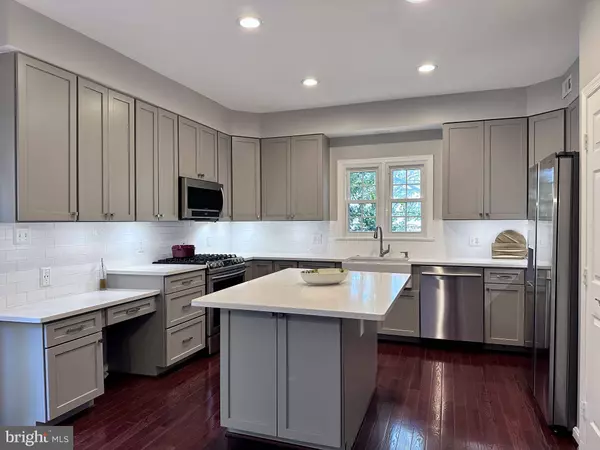 5811 SUMMERLAKE WAY, Centreville, VA 20120