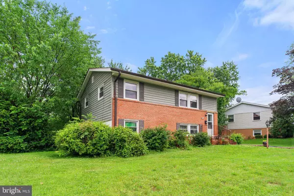 1006 S IRONWOOD RD, Sterling, VA 20164