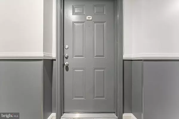 9480 VIRGINIA CENTER BLVD #327, Vienna, VA 22181