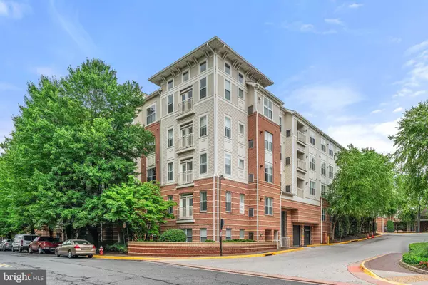 9480 VIRGINIA CENTER BLVD #327, Vienna, VA 22181