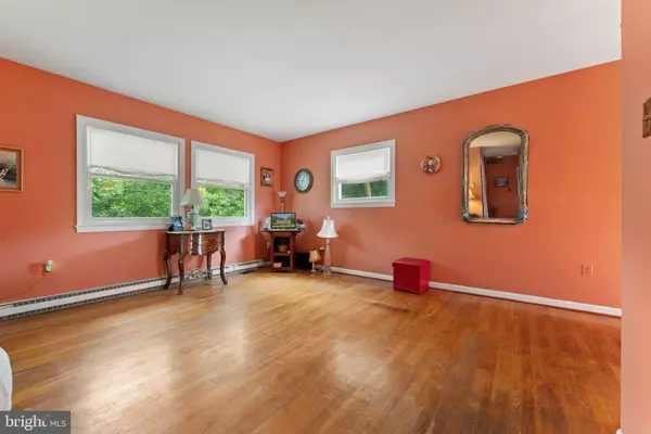 1006 S IRONWOOD RD, Sterling, VA 20164