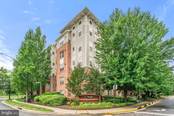 9480 VIRGINIA CENTER BLVD #327, Vienna, VA 22181