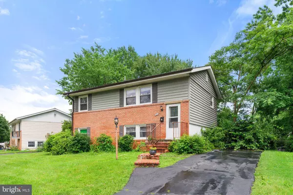 1006 S IRONWOOD RD, Sterling, VA 20164