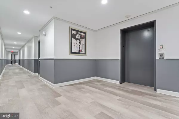 9480 VIRGINIA CENTER BLVD #327, Vienna, VA 22181