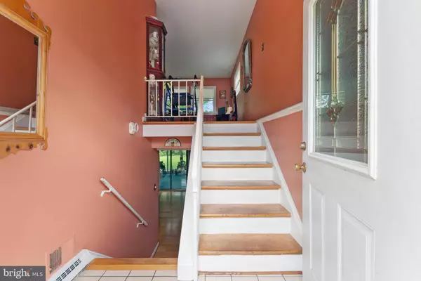 1006 S IRONWOOD RD, Sterling, VA 20164