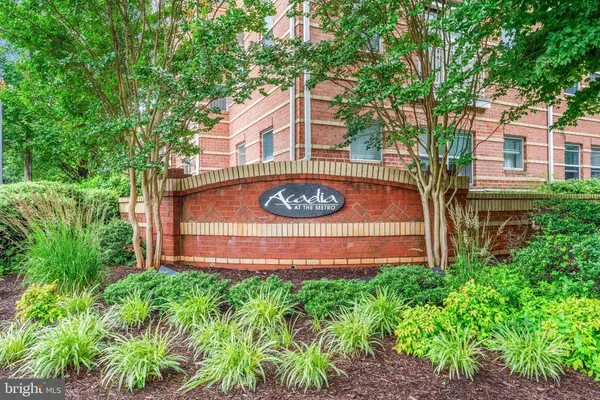 9480 VIRGINIA CENTER BLVD #327, Vienna, VA 22181