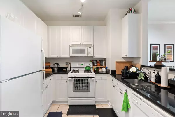 2791 CENTERBORO DR #384, Vienna, VA 22181