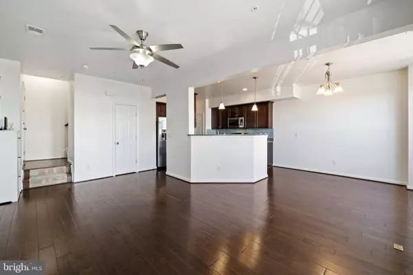 25245 LAURELDALE TER, Chantilly, VA 20152