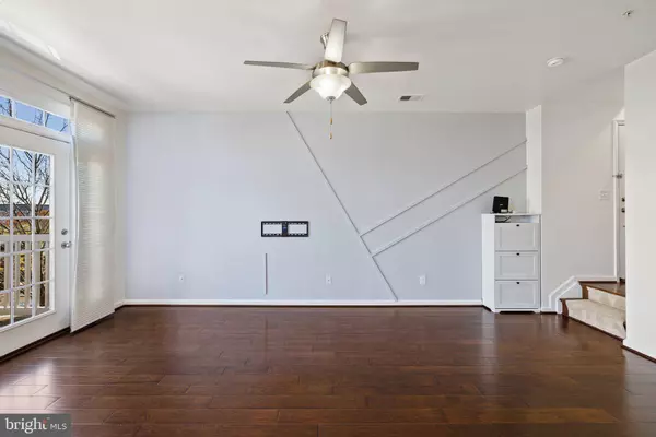 25245 LAURELDALE TER, Chantilly, VA 20152