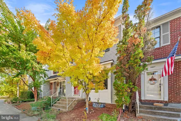 8605 WESTERN OAK DR, Springfield, VA 22153