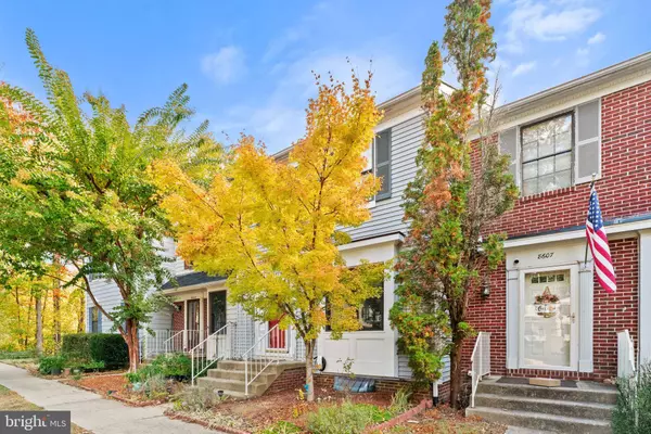 8605 WESTERN OAK DR, Springfield, VA 22153