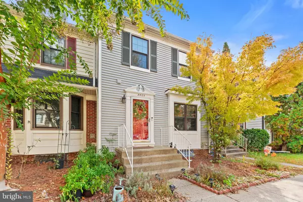 8605 WESTERN OAK DR, Springfield, VA 22153