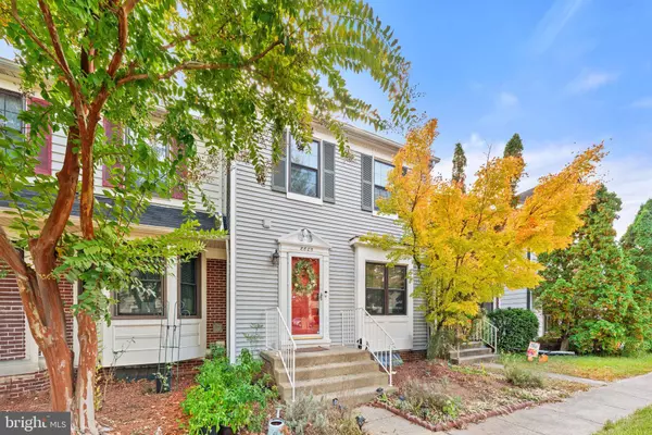 8605 WESTERN OAK DR, Springfield, VA 22153