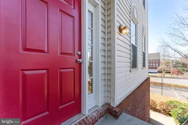 2901 MAINSTONE DR, Fairfax, VA 22031