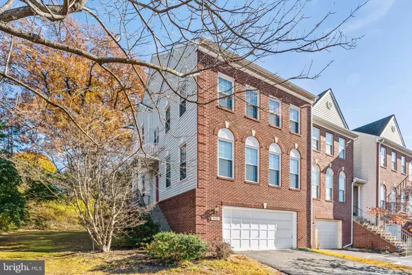 2901 MAINSTONE DR, Fairfax, VA 22031