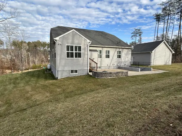 80 Piney Hill Ln, Fredericksburg, VA 22406-5368