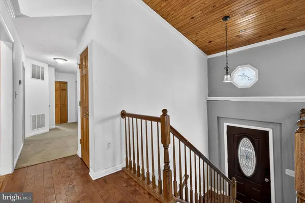 1194 VALLEY VIEW RD, Harpers Ferry, WV 25425