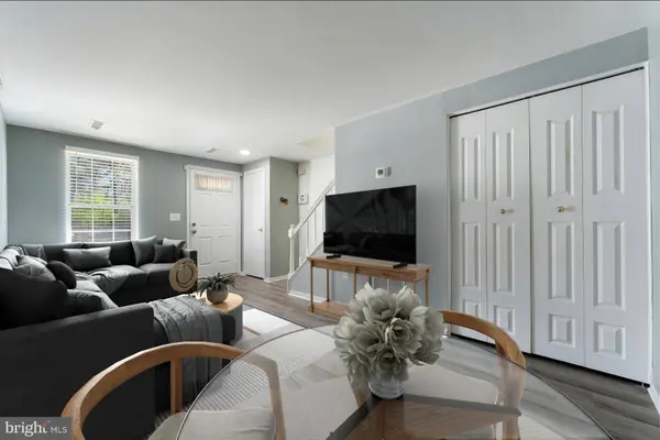 34 PALMER CT, Sterling, VA 20165