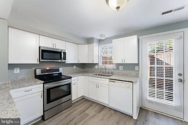 34 PALMER CT, Sterling, VA 20165