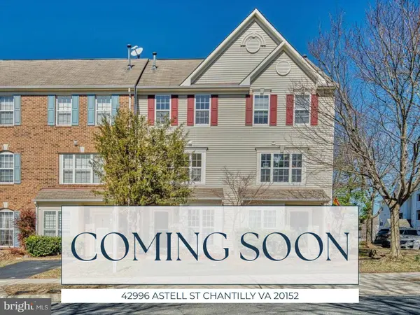 42996 ASTELL ST, Chantilly, VA 20152