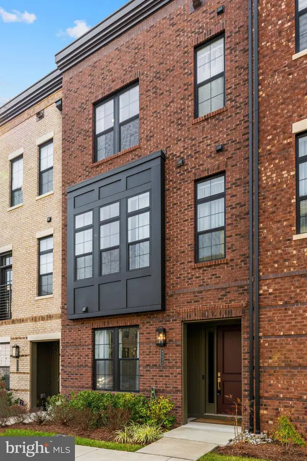 43433 WILCOX TER, Ashburn, VA 20148