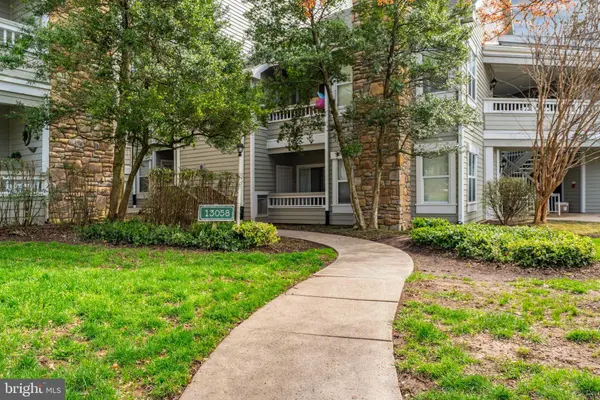 13058 AUTUMN WOODS WAY #105, Fairfax, VA 22033