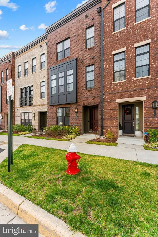 43433 WILCOX TER, Ashburn, VA 20148