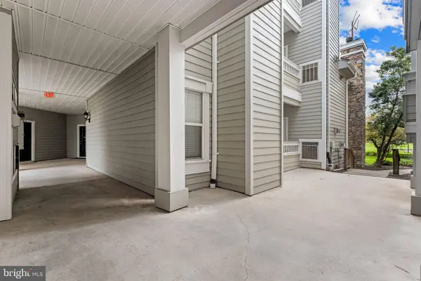 13058 AUTUMN WOODS WAY #105, Fairfax, VA 22033