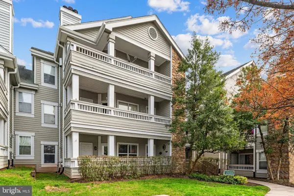 13058 AUTUMN WOODS WAY #105, Fairfax, VA 22033