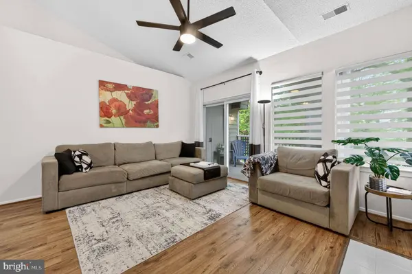 11711-E SUMMERCHASE CIR, Reston, VA 20194