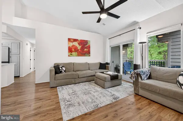 11711-E SUMMERCHASE CIR, Reston, VA 20194