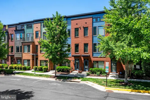 2944 STELLA BLUE LN, Fairfax, VA 22031