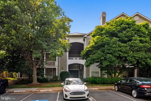 1708 LAKE SHORE CREST DR #23, Reston, VA 20190