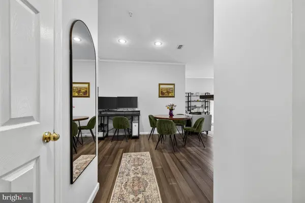 1708 LAKE SHORE CREST DR #23, Reston, VA 20190