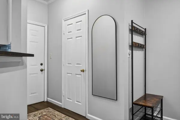 1708 LAKE SHORE CREST DR #23, Reston, VA 20190