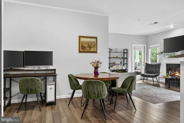 1708 LAKE SHORE CREST DR #23, Reston, VA 20190