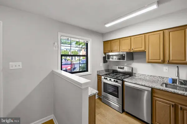 11109 ROCK GARDEN DR, Fairfax, VA 22030